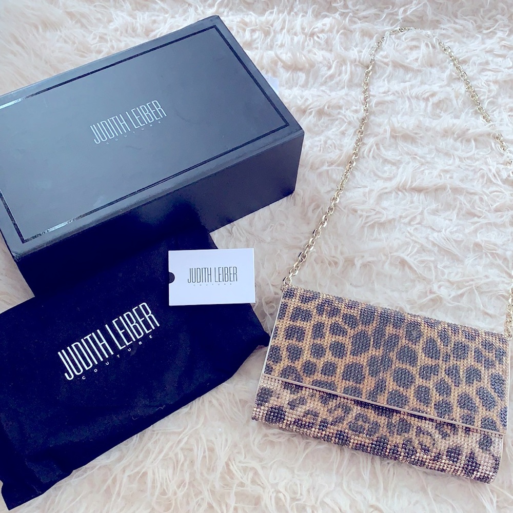 Judith Leiber NIB clutch with chain